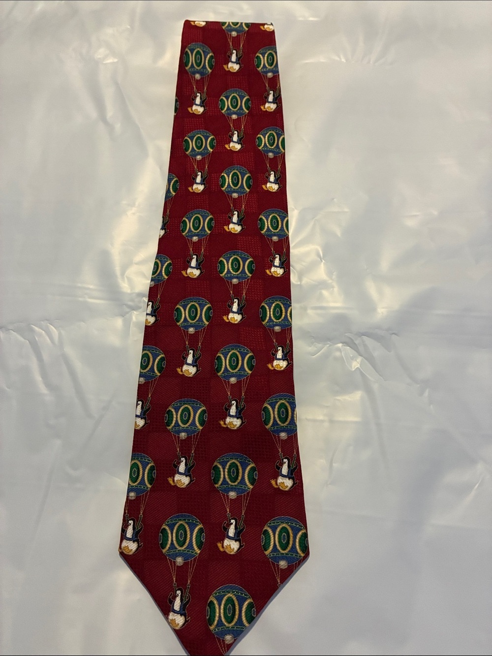 Classic Red Patterned Men's Tie - Hot Air Balloon Motif